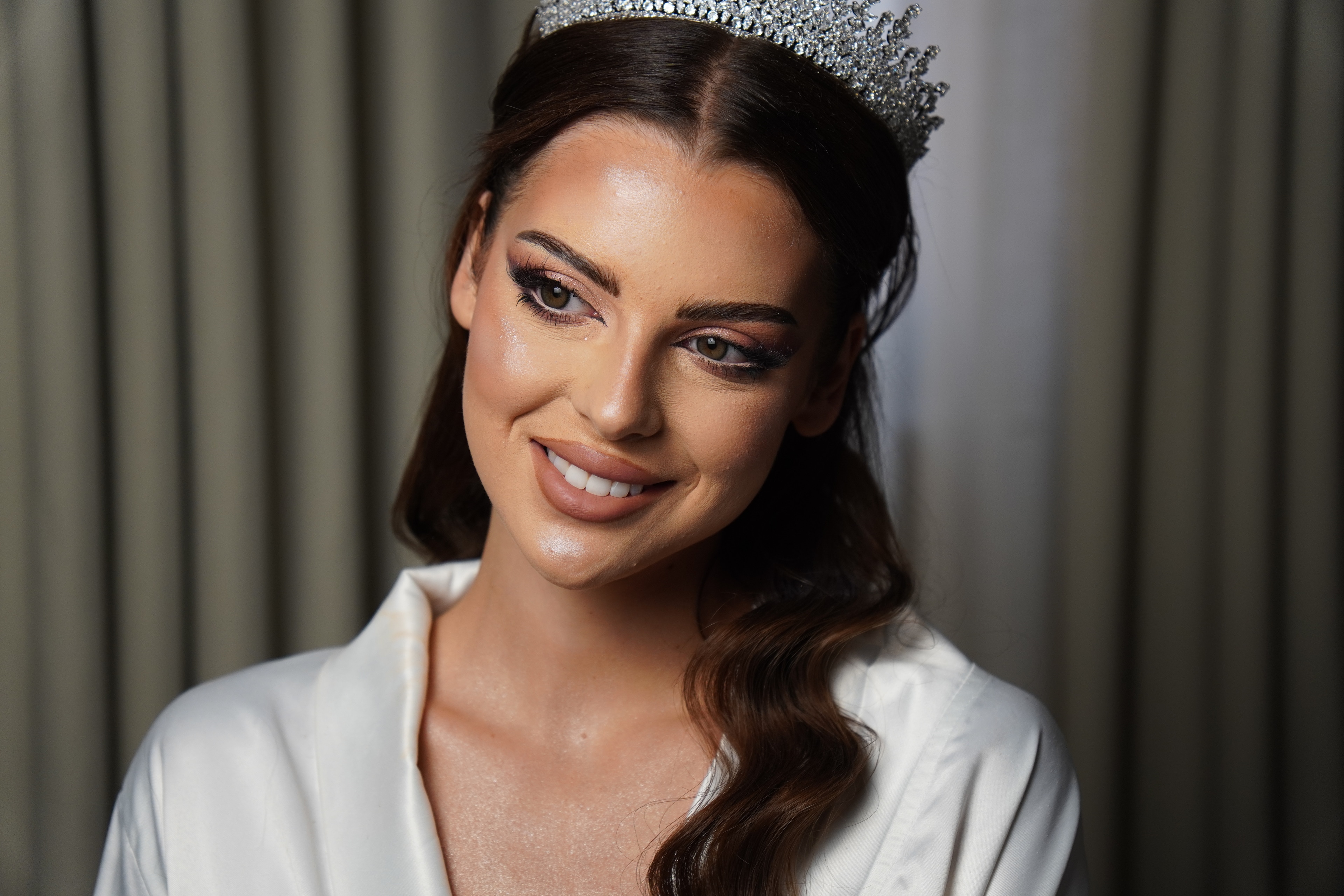 Bridal portrait — soft smile